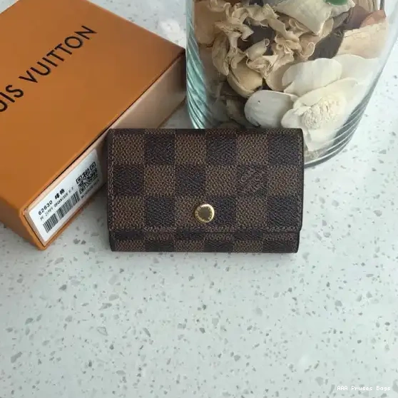 AAA Replica Ru LOUIS VUITTON 6 HOLDER KEY 0519